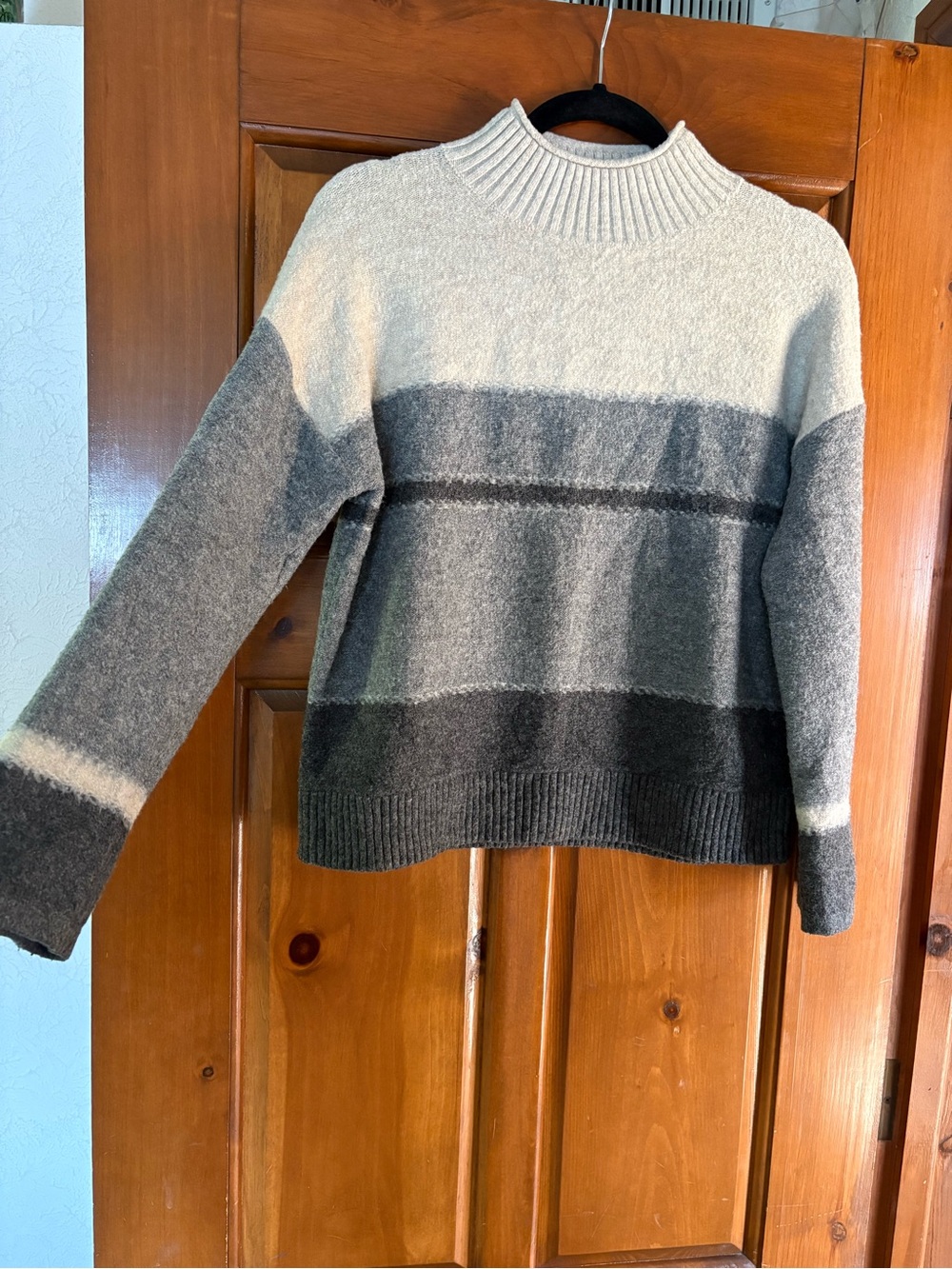 Universal Thread Women's Striped Mock Neck Sweater in Cream and Gray